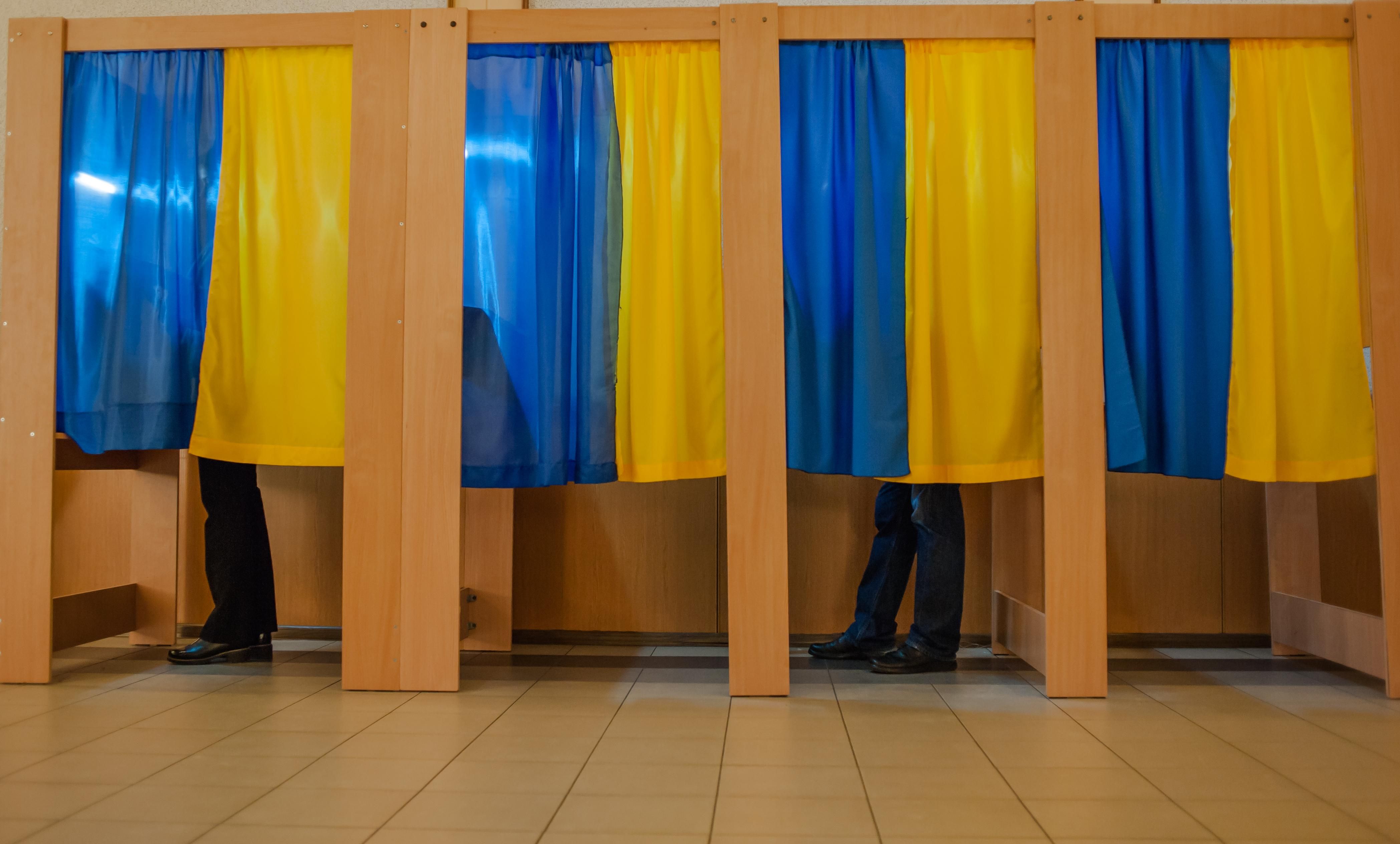 Вибори у Дніпропетровську: Набирає обертів скандал у міськвиборчкомі