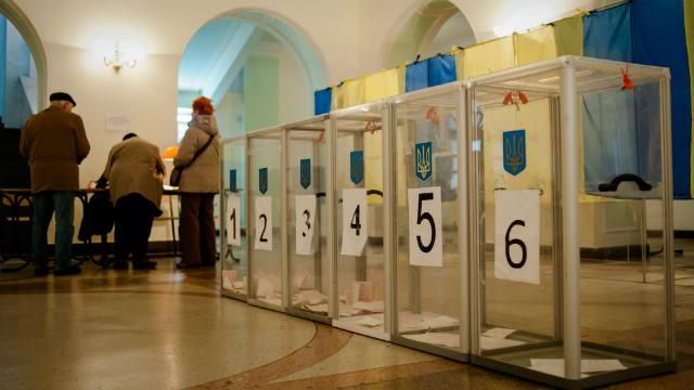 Українці збайдужіли до виборів: оновлені дані про явку у другому турі Українці збайдужіли до виборів: оновлені дані про явку у другому турі