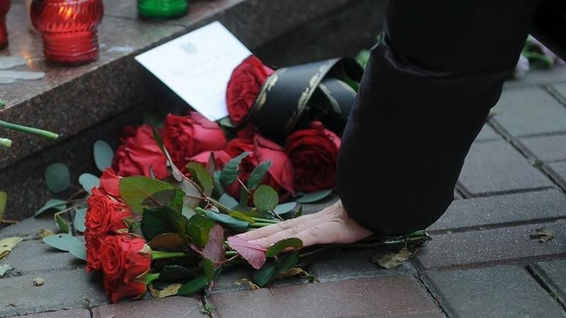 Українців серед жертв паризьких терактів наразі нема, — посол