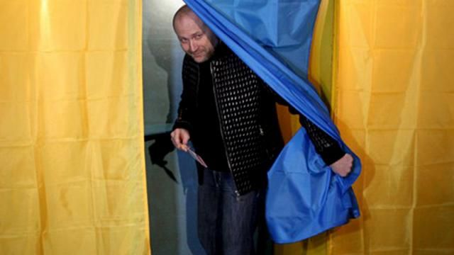 Березу "засікли" у куртці за майже сто тисяч гривень Березу "засікли" у куртці за майже сто тисяч гривень