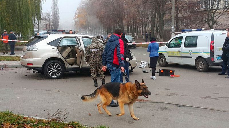 Появились фото Lexus, который взорвался в Киеве