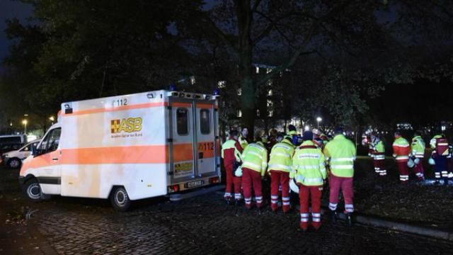 Біля стадіону у Ганновері знайшли вибухівку: з'явились перші фото Біля стадіону у Ганновері знайшли вибухівку: з'явились перші фото