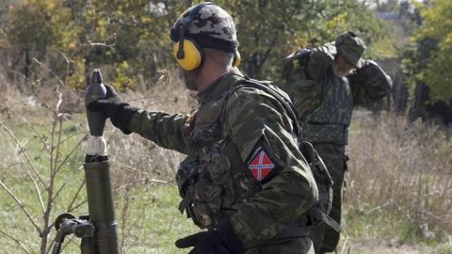 Терористи провокують: ввечері обстріляли окуповане село Терористи провокують: ввечері обстріляли окуповане село