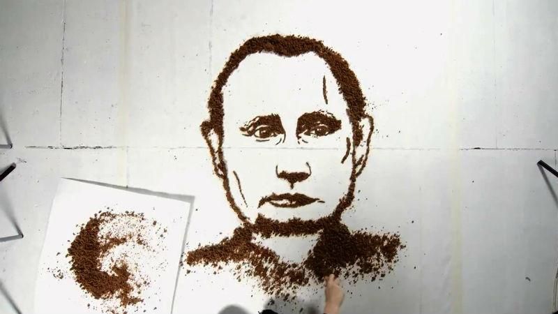 Литовская художница накормила кур портретом Путина Литовская художница накормила кур портретом Путина