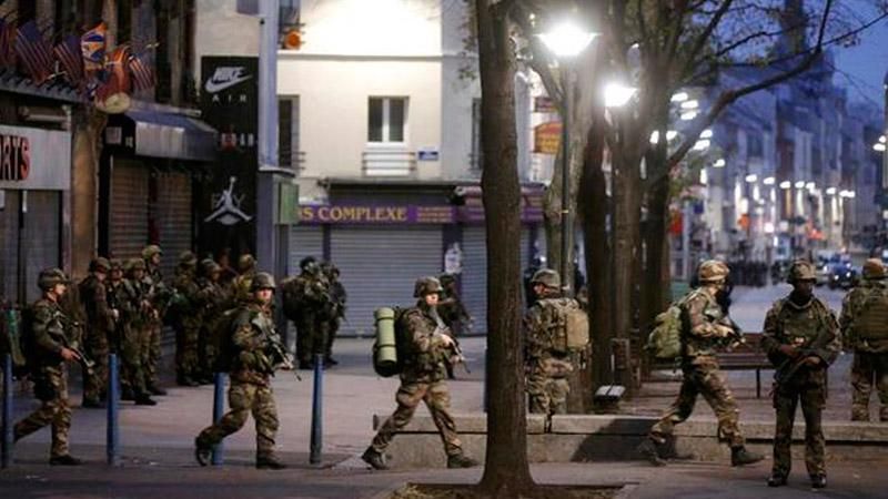 Под Парижем убито трех террористов