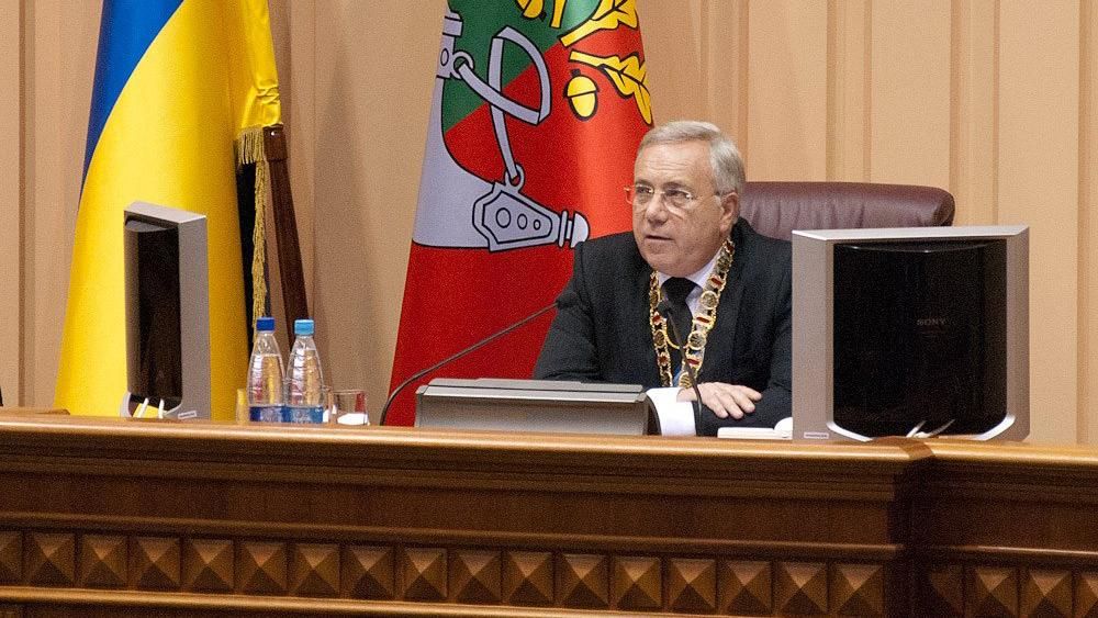 Міська рада Кривого Рогу представила Вілкула мером і розбіглась Міська рада Кривого Рогу представила Вілкула мером і розбіглась