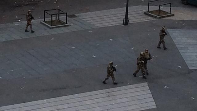 Спецоперация в Париже: погибли двое террористов и полицейский пес