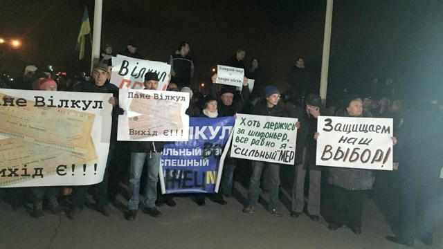 "Блок Порошенка" також вимагає перерахунку голосів у Кривому Розі "Блок Порошенка" також вимагає перерахунку голосів у Кривому Розі
