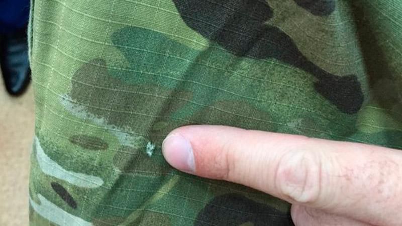 Прострелену форму Савченко принесли в суд Росії Прострелену форму Савченко принесли в суд Росії