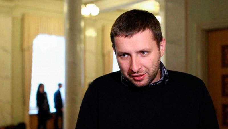 Парасюк готов сложить мандат после драки с СБУшником Парасюк готов сложить мандат после драки с СБУшником