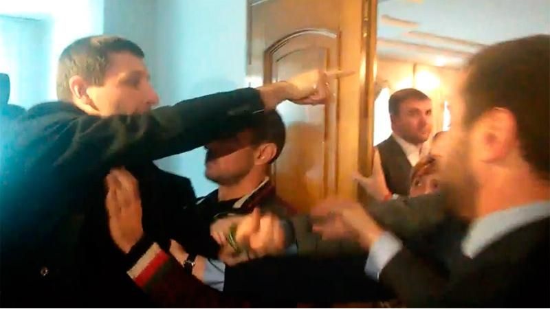 СБУшник Пісний поскаржився на Парасюка в ГПУ СБУшник Пісний поскаржився на Парасюка в ГПУ