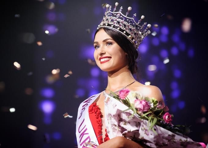 Найгарніша українка розповіла, з чим поїде на "Міс Світу-2015"