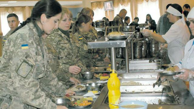 Эксперимент Минобороны с питанием военных провалился, — "Левый берег"