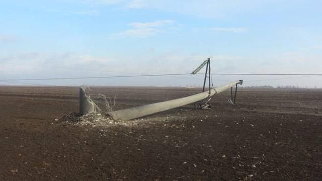 Підрив ліній електропередач до Криму залишить половину Херсонщини у темряві Підрив ліній електропередач до Криму залишить половину Херсонщини у темряві