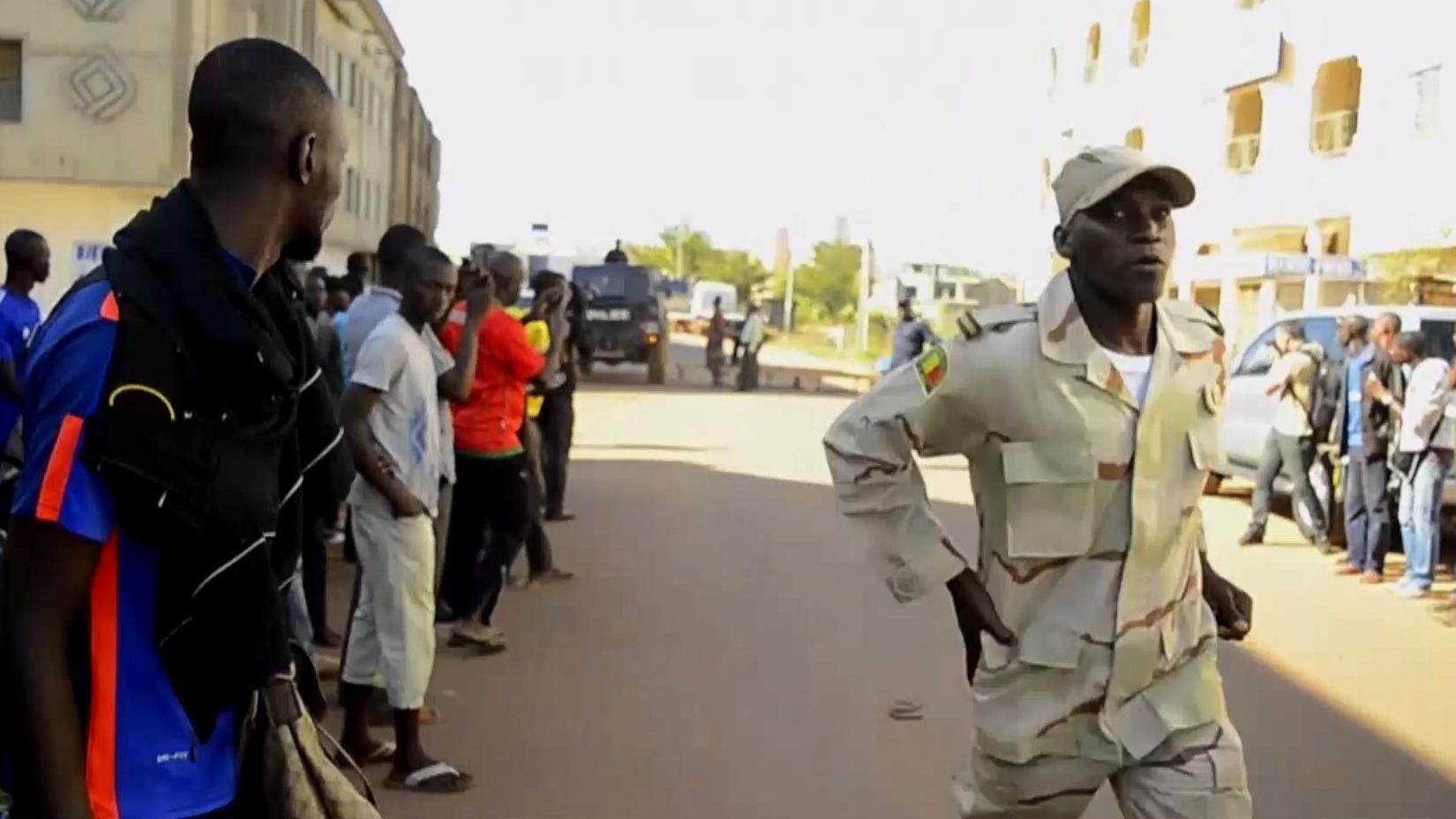 Штурм гостиницы в Мали: 170 заложников освобождены, есть жертвы