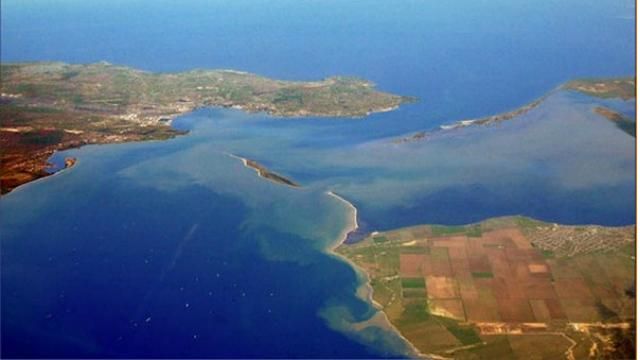 Керченская переправа парализована из-за шторма Керченская переправа парализована из-за шторма