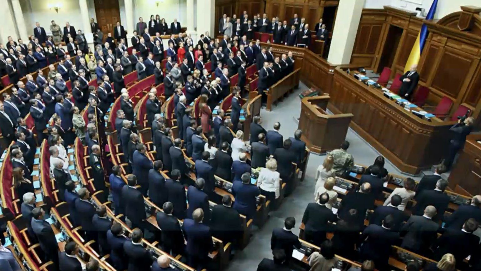 Кто из депутатов активно использует право запросов из корыстных соображений Кто из депутатов активно использует право запросов из корыстных соображений