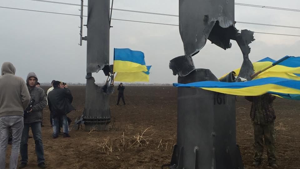 Кива объяснил, зачем правоохранители "отодвинули" активистов от взорванных электроопор Кива объяснил, зачем правоохранители "отодвинули" активистов от взорванных электроопор