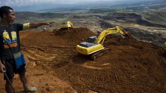 Через зсув землі у М'янмі загинуло 75 людей Через зсув землі у М'янмі загинуло 75 людей