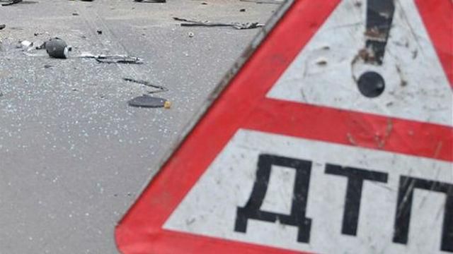 Авто зірвалось з моста і влетіло у річку: є жертви Авто зірвалось з моста і влетіло у річку: є жертви