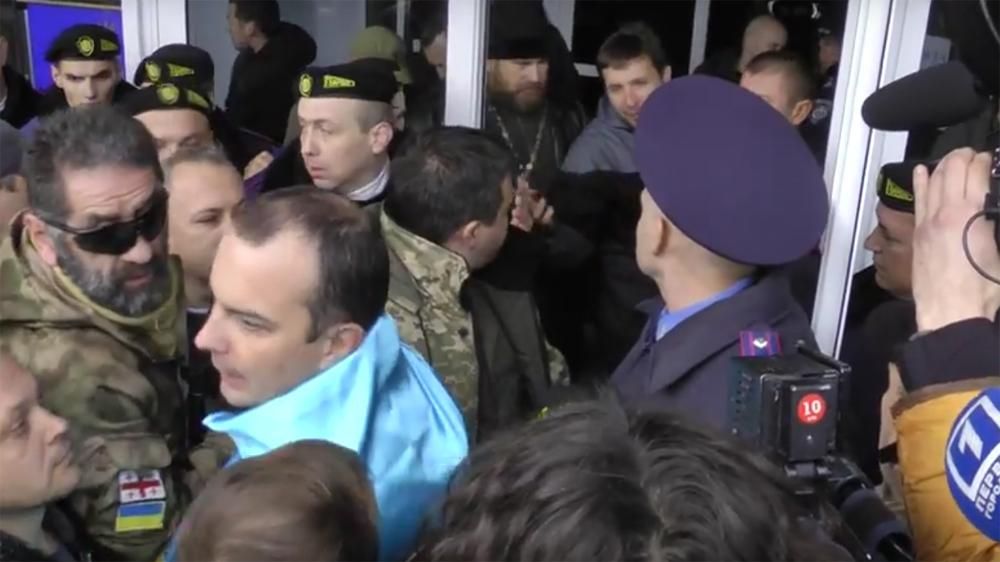 Активисты в Кривом Роге "посетили" мэрию Активисты в Кривом Роге "посетили" мэрию