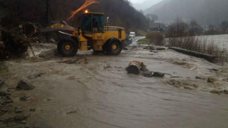 В Закарпатье бушует самое сильное наводнение за 15 лет
