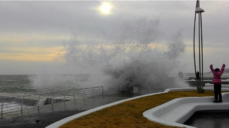 Шторм в Одессе поразил своей красотой Шторм в Одессе поразил своей красотой