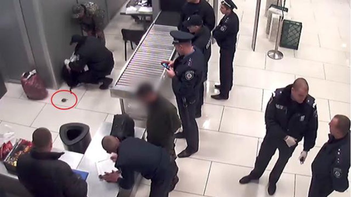 Мужчина хотел пронести гранату в самолет в киевском аэропорту