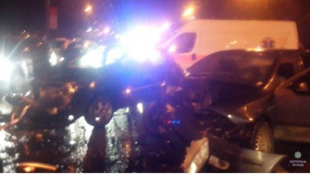 Масштабна аварія у Львові: серед постраждалих — немовля Масштабна аварія у Львові: серед постраждалих — немовля