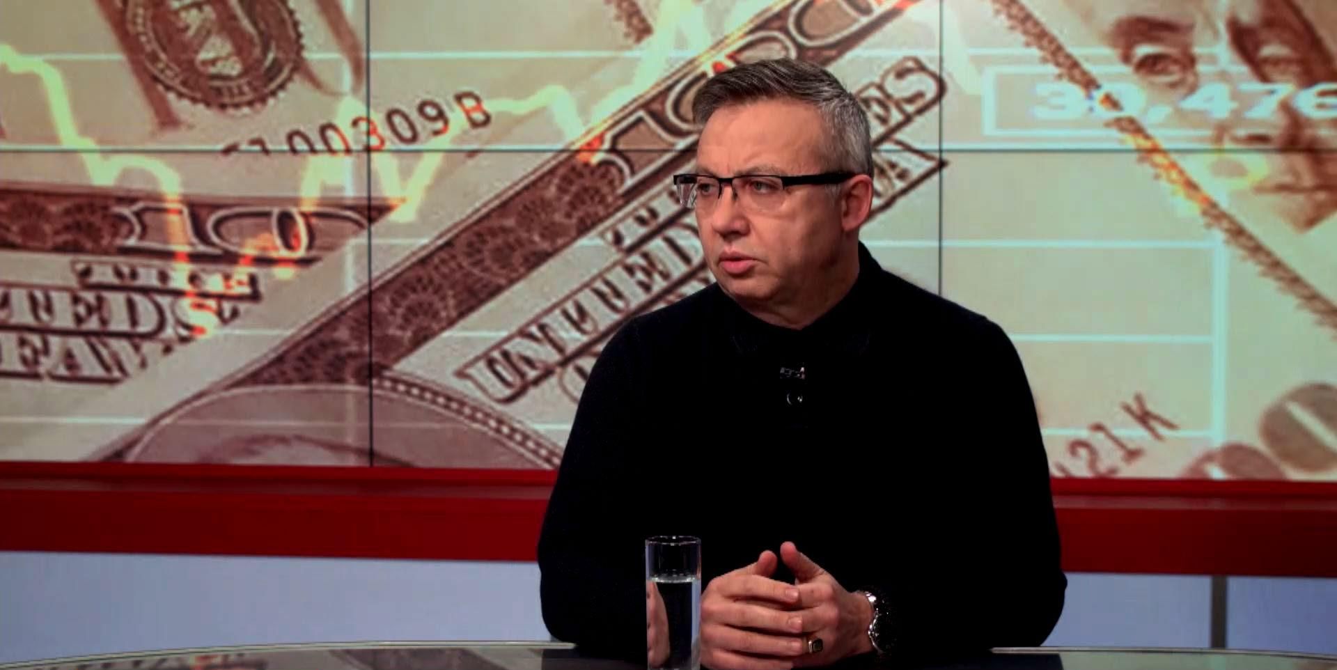 Російські банки штучно валять гривню та збільшують ціну долара, — експерт Російські банки штучно валять гривню та збільшують ціну долара, — експерт