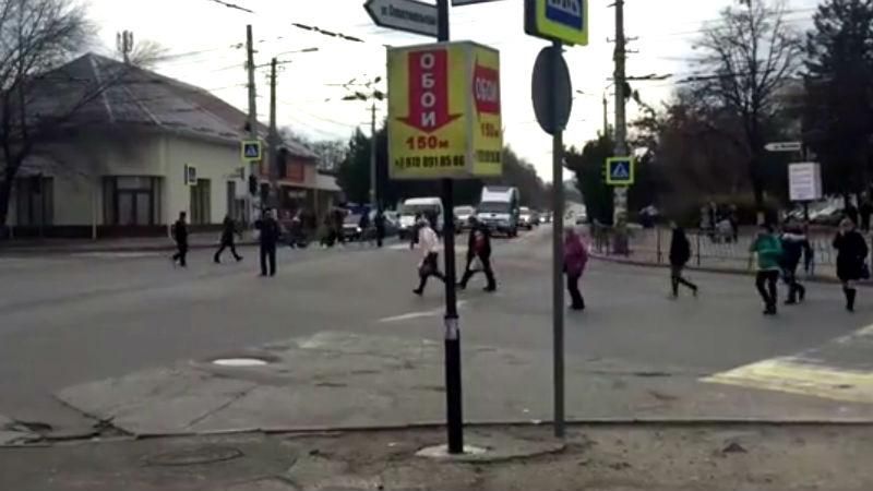 Паралізований Сімферополь. Місто поринає в хаос Паралізований Сімферополь. Місто поринає в хаос