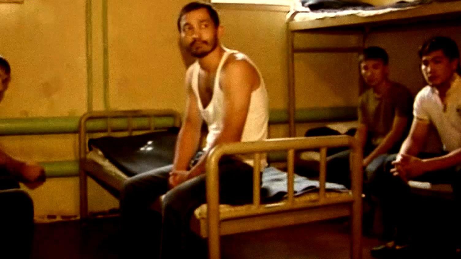 У Росії нелегали показали, як треба тікати з-за ґрат У Росії нелегали показали, як треба тікати з-за ґрат