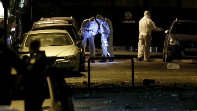 Взрыв в Афинах: бомбу заложили возле греческого парламента Взрыв в Афинах: бомбу заложили возле греческого парламента