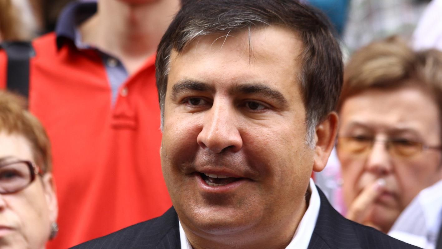 Чиновник з кулаками накинувся на Саакашвілі Чиновник з кулаками накинувся на Саакашвілі