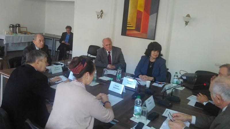 Українські експерти запропонували вирішувати проблему куріння за допомогою електронних цигарок Українські експерти запропонували вирішувати проблему куріння за допомогою електронних цигарок