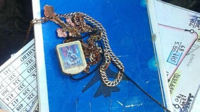 Повстанці показали фото вбитого російського пілота (18+) Повстанці показали фото вбитого російського пілота (18+)