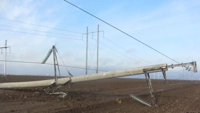 ФСБ будет искать "диверсантов", которые взорвали электроопоры ФСБ будет искать "диверсантов", которые взорвали электроопоры