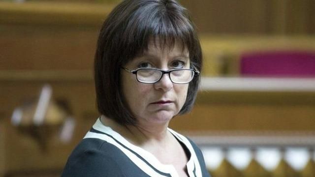 Яресько хоче полегшити життя валютним позичальникам, але не всім Яресько хоче полегшити життя валютним позичальникам, але не всім