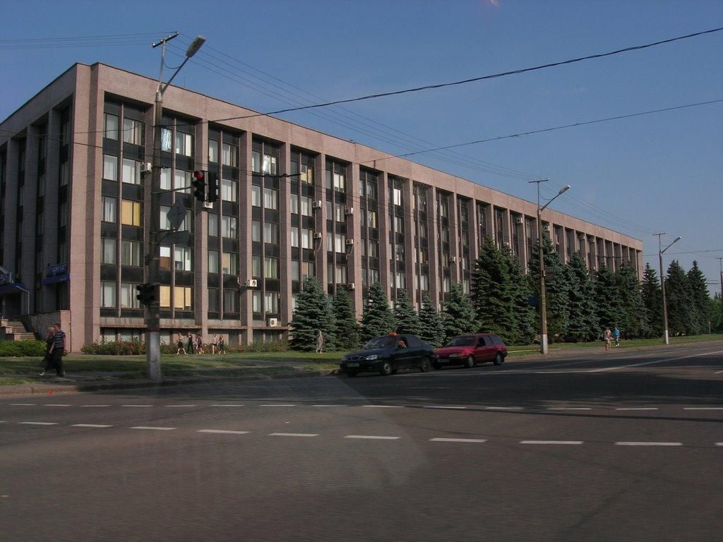 В Кривом Роге искали бомбу в здании горисполкома В Кривом Роге искали бомбу в здании горисполкома