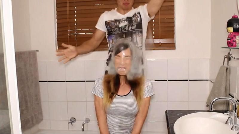 #Condom challenge: мережу підірвав новий дивакуватий флешмоб #Condom challenge: мережу підірвав новий дивакуватий флешмоб