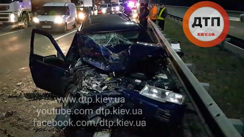 Масштабна ДТП у Києві: зіткнулися 4 автомобілі, є постраждалі