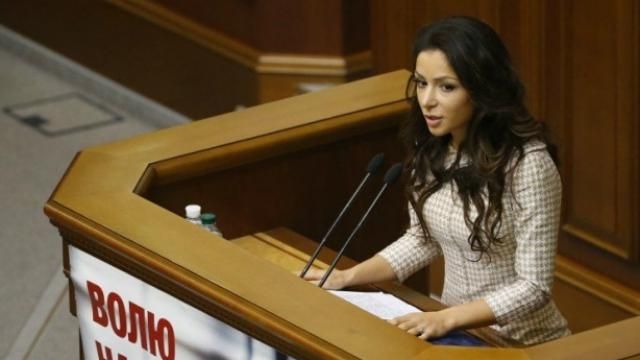 Депутати не змогли розпрощатись з "радикальною" співачкою Депутати не змогли розпрощатись з "радикальною" співачкою