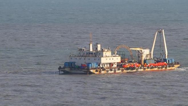 ГПУ розпитається у Китаю про корабель, який прокладає кабель до Криму