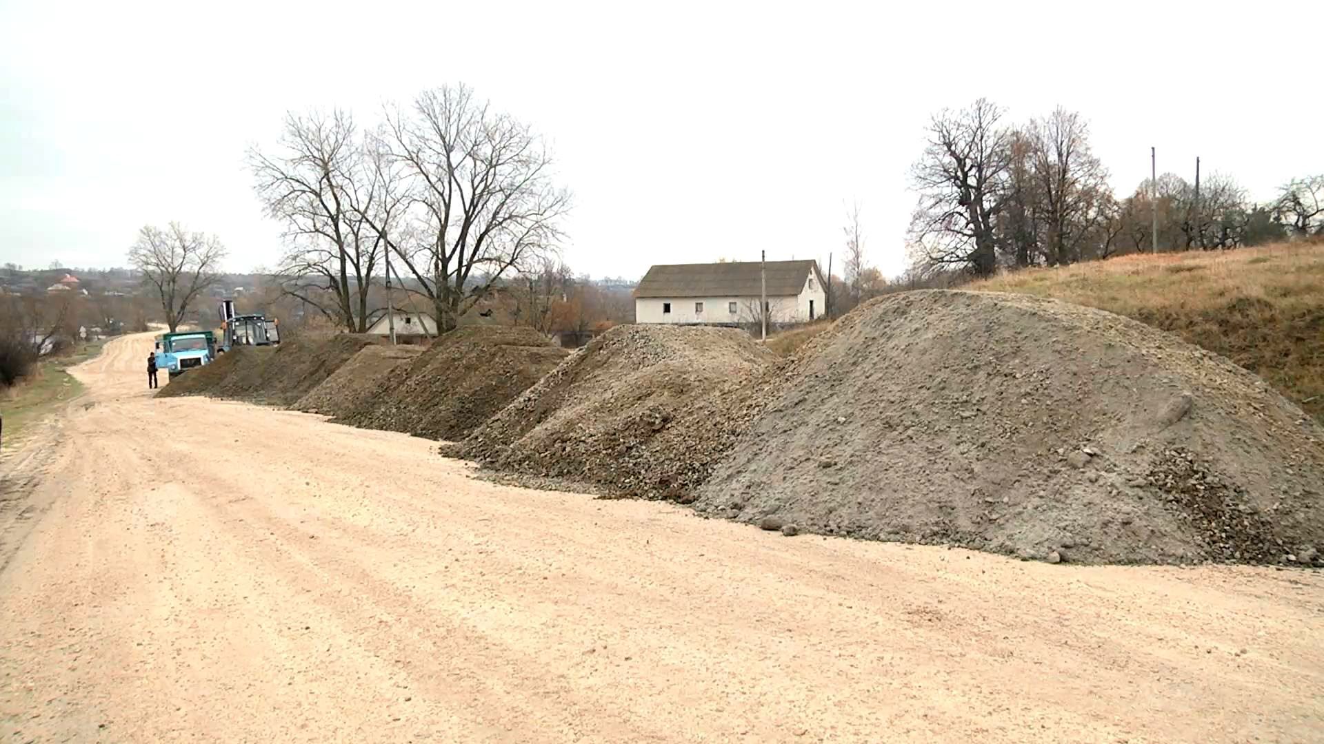 У трьох областях дороги ремонтує одна із провідних українських аграрних компаній