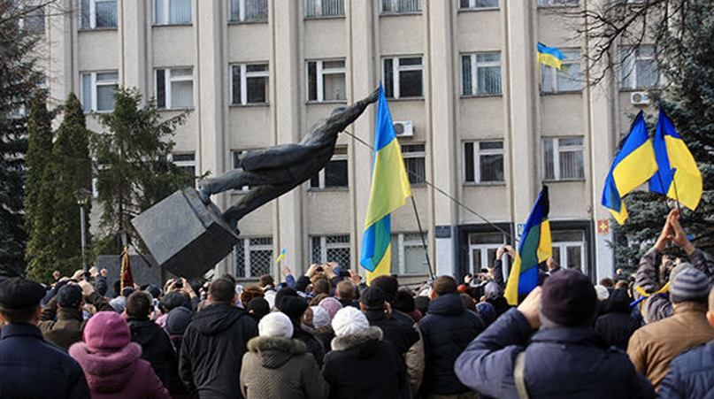 Конотопского Ленина переплавят на памятник Небесной сотни