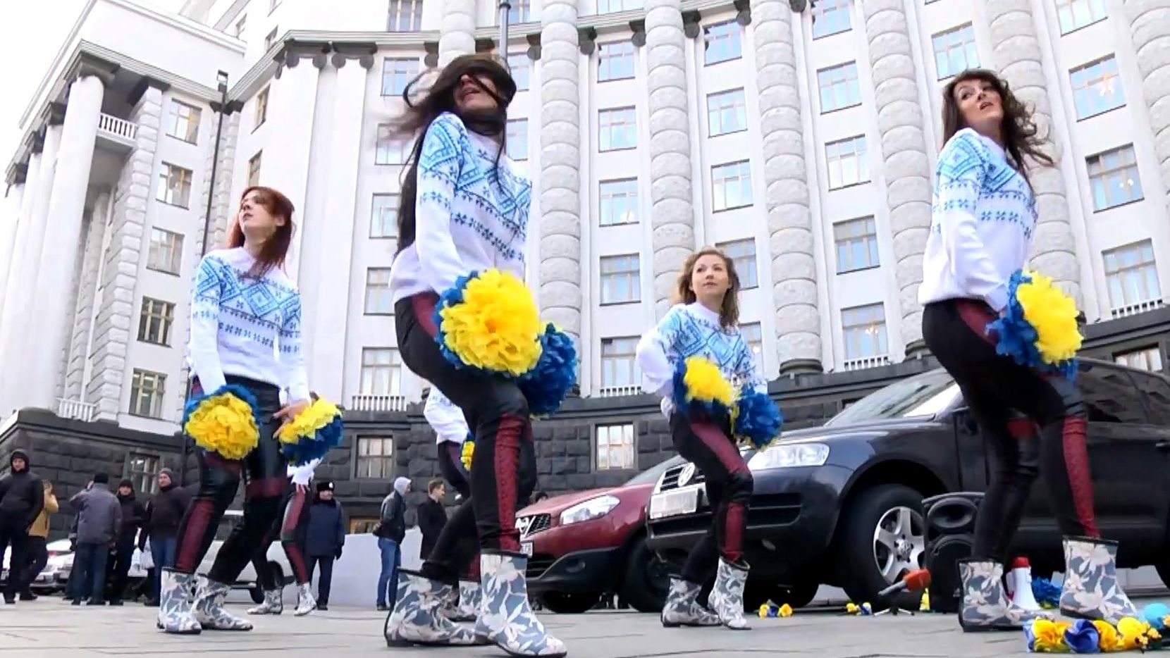 Яресько привітали із американським Днем подяки еротичним танцем Яресько привітали із американським Днем подяки еротичним танцем