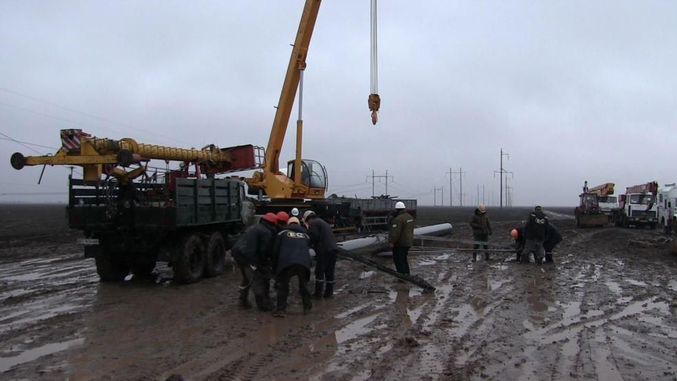 "Укрэнерго" проверит все электроопоры, через которые идет электричество в Крым