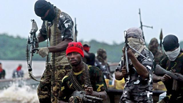 Пираты из Нигерии похитили польских моряков Пираты из Нигерии похитили польских моряков