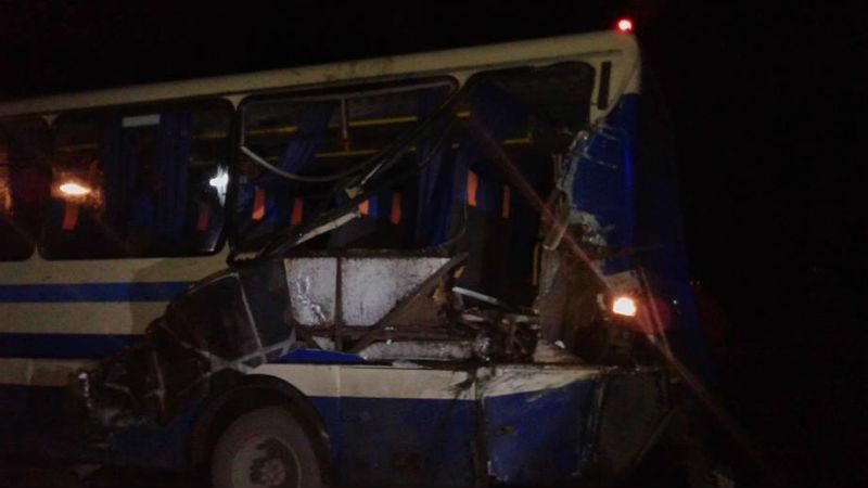 ДТП на Прикарпатті: від удару сидіння автобуса вилетіло з салону, є постраждалі