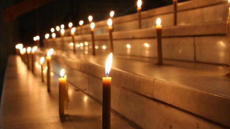 Свечи памяти о Голодоморе зажглись в известных зданиях Украины
